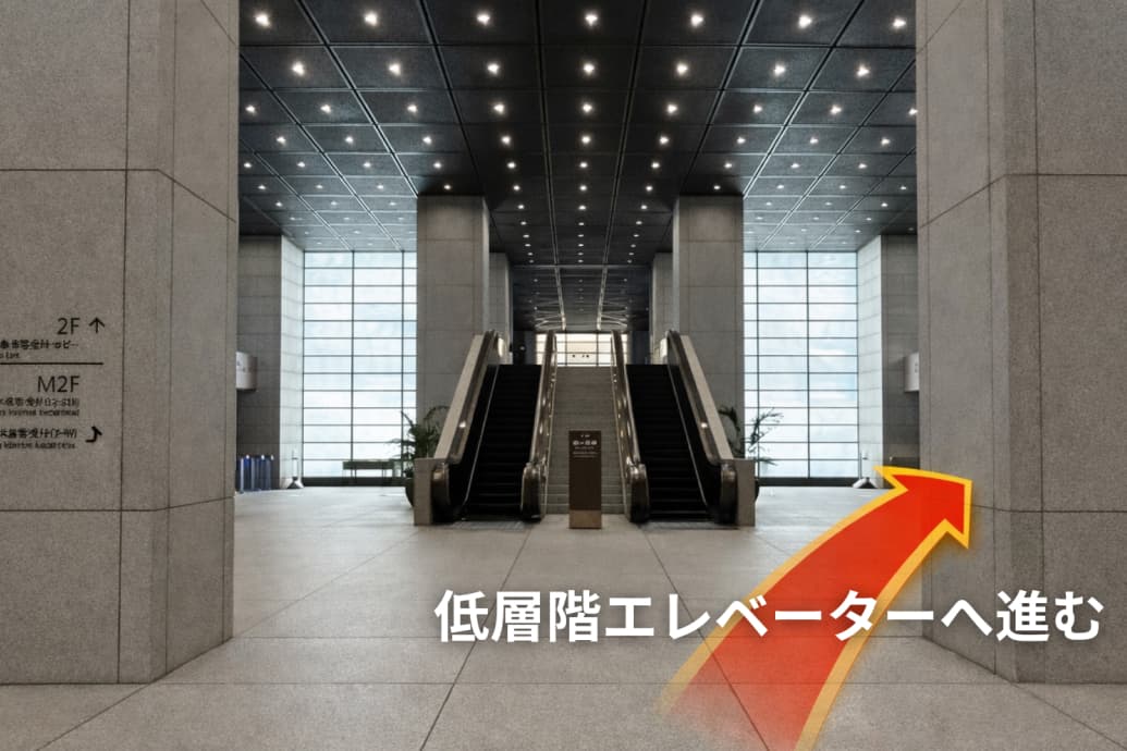 低層階エレベーターホール入口