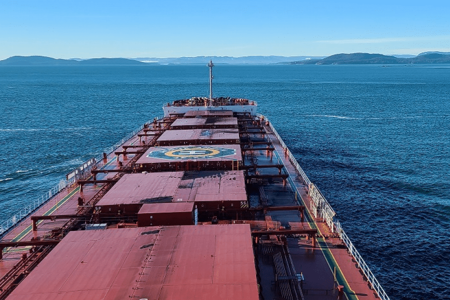 事業２：傭船・貨物輸送